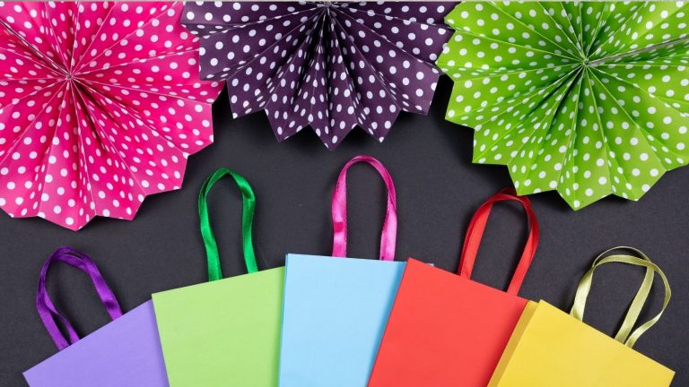 AR in Retail 2025: Use Cases, Challenges, Best Practices to Implement